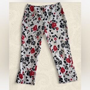 Y2K Rose Print in red and black stretchy fabric feminine fit size 9